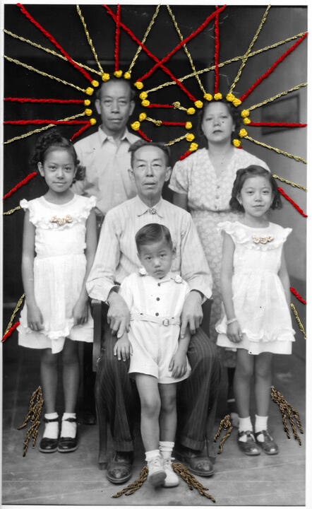 Familia Yee Wah (y tío José) — 2025 17 x 11.5 cm / 4.52 x 6.69 in. Giglée sobre papel algodón 300gsm.