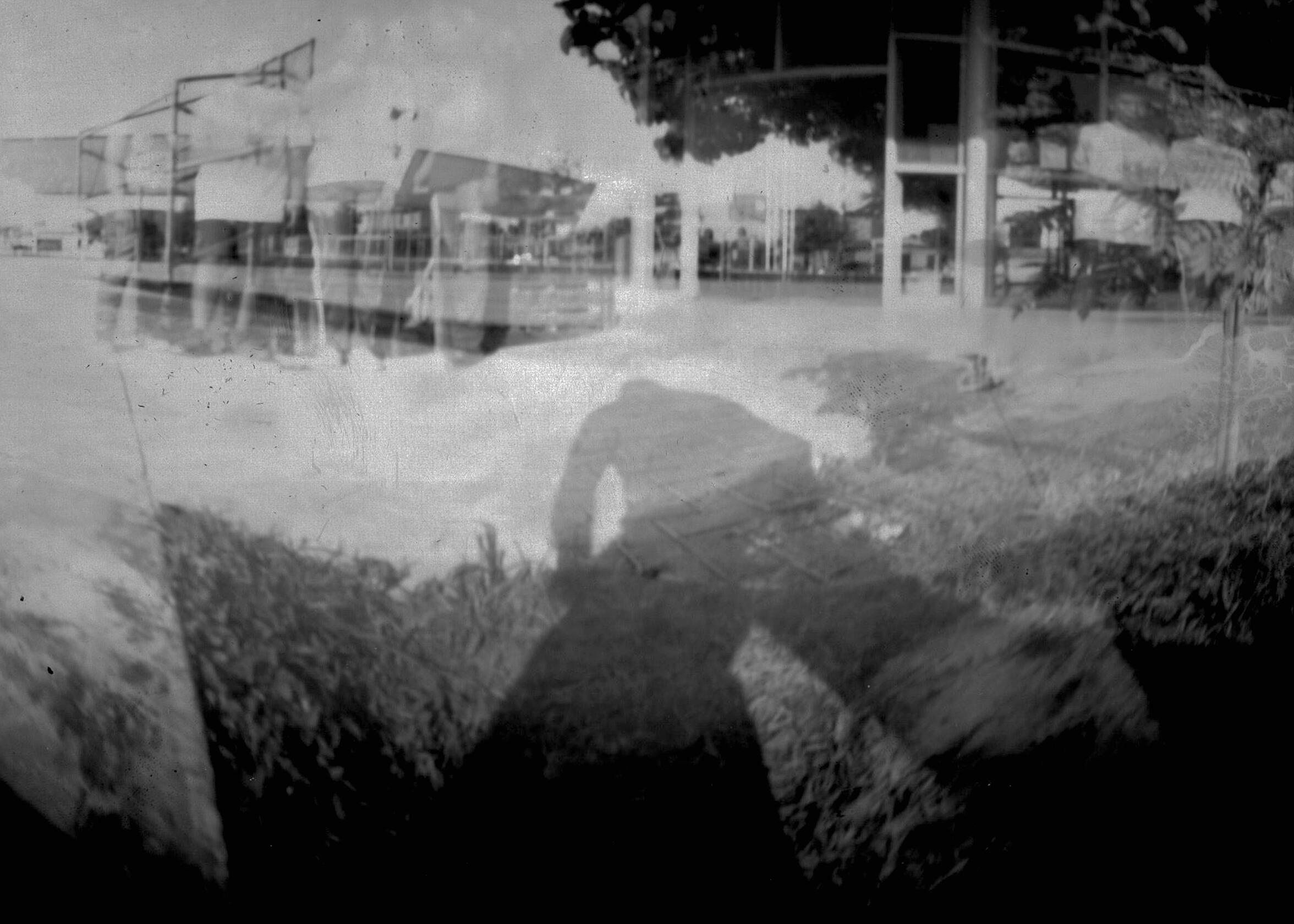 Reflejos del Semillero Creativo Huitzilli (2019) - fotografía estenopeica con doble exposición en papel negativo Ilford Multigrade RC